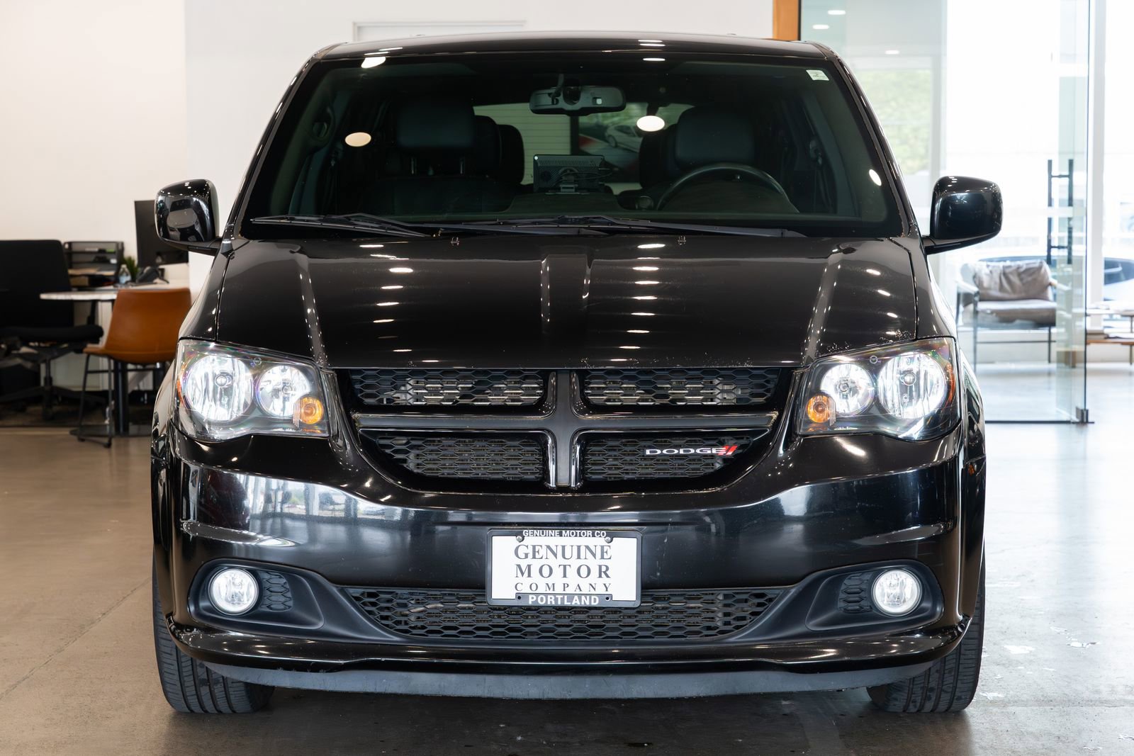 Used 2018 Dodge Grand Caravan GT FWD image 2
