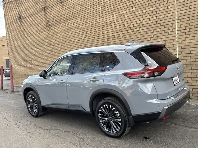 Used 2025 Nissan Rogue SL w/ Tech Package image 41