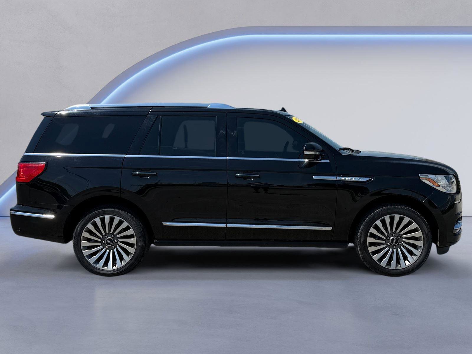 Used 2021 Lincoln Navigator Reserve w/ Luxury Package AWD/4WD video 2