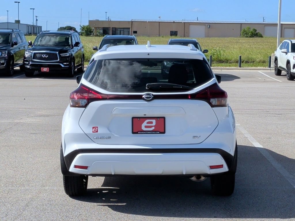 Used 2023 Nissan Kicks SV FWD image 7