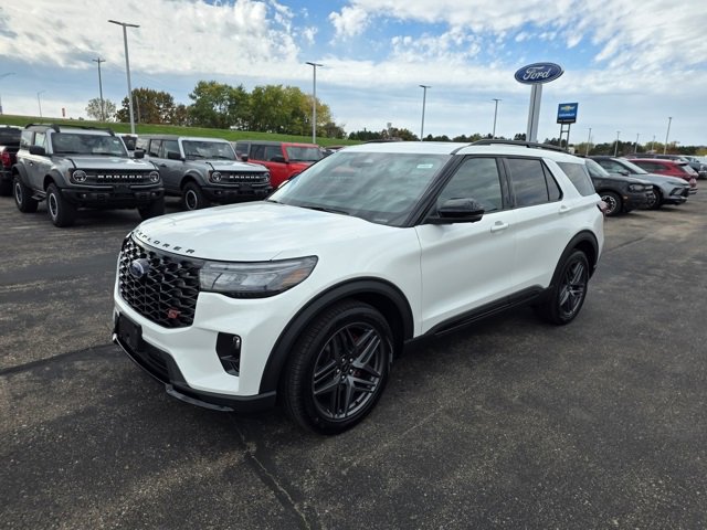 New 2026 Ford Explorer ST image 3