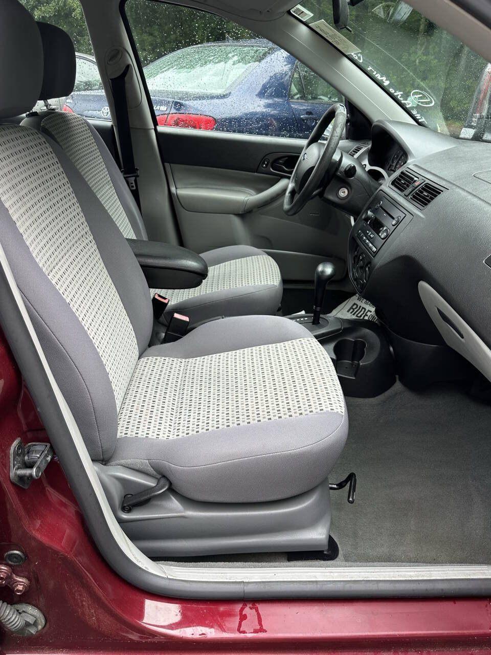 Used 2007 Ford Focus SES FWD image 4