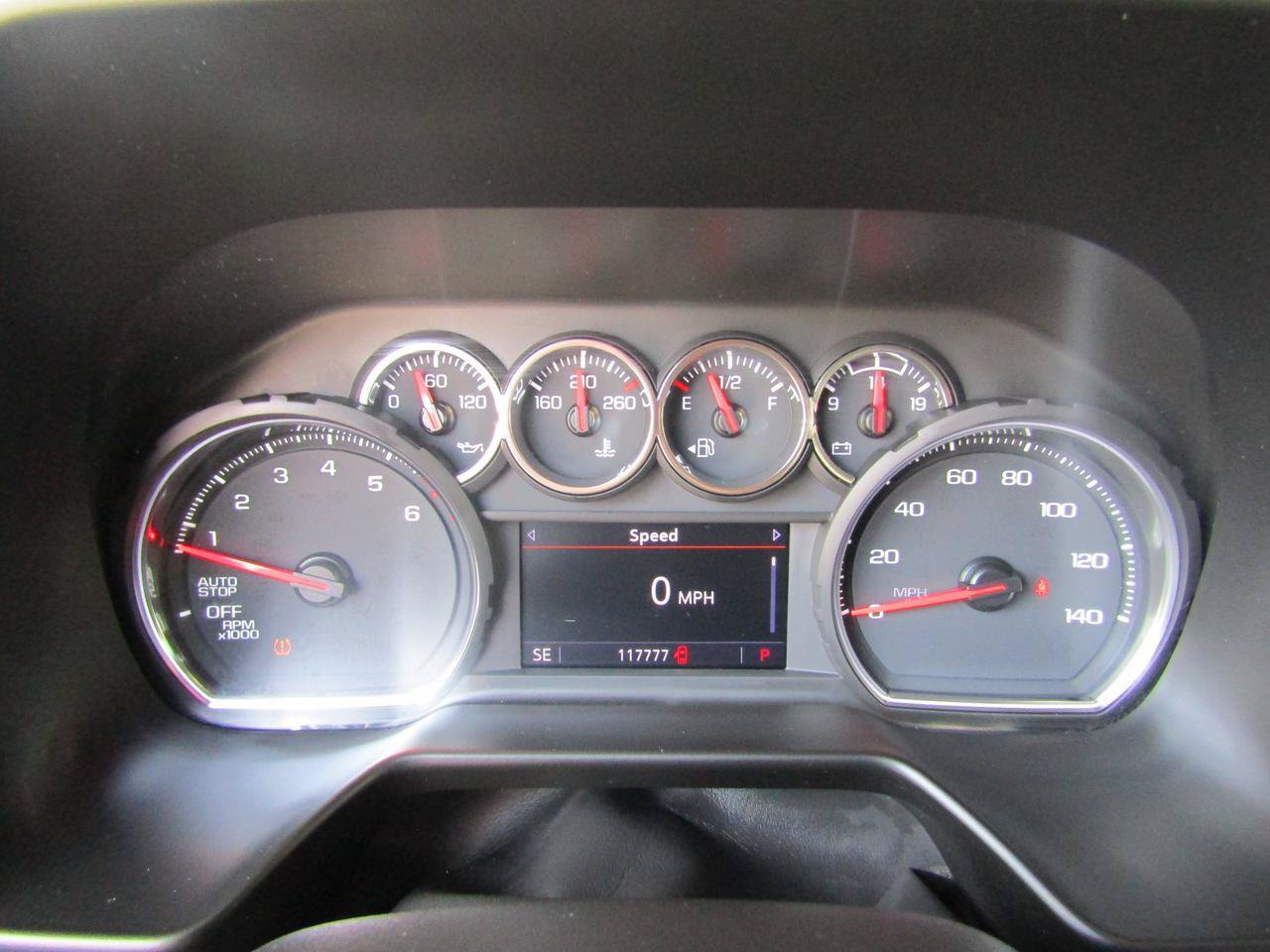 Used 2021 Chevrolet Suburban LT w/ Luxury Package RWD image 16