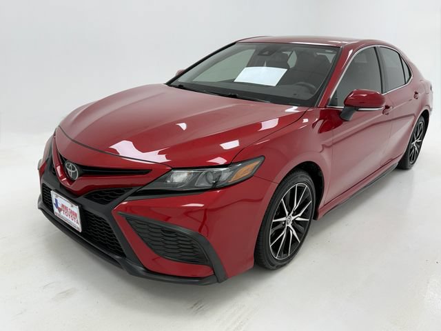 Used 2024 Toyota Camry SE w/ Convenience Package FWD image 4