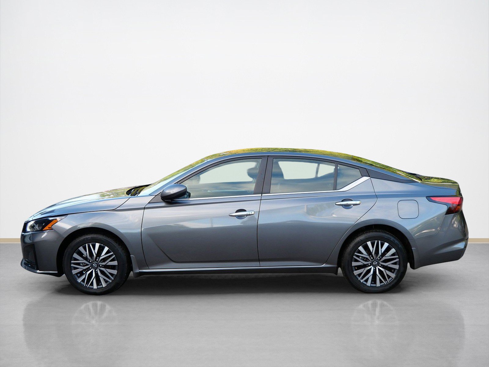Certified 2023 Nissan Altima 2.5 SV AWD/4WD image 2