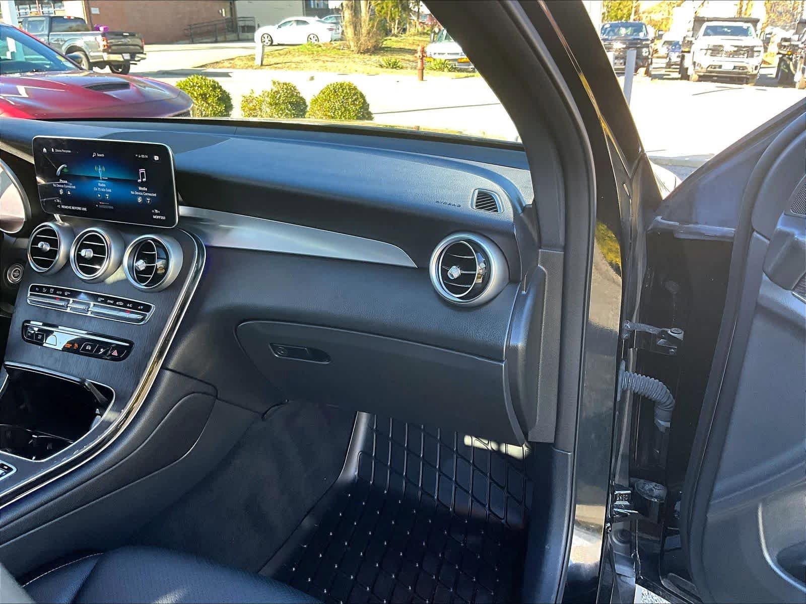 Used 2022 Mercedes-Benz GLC 300 4MATIC w/ Premium Package Lite image 13