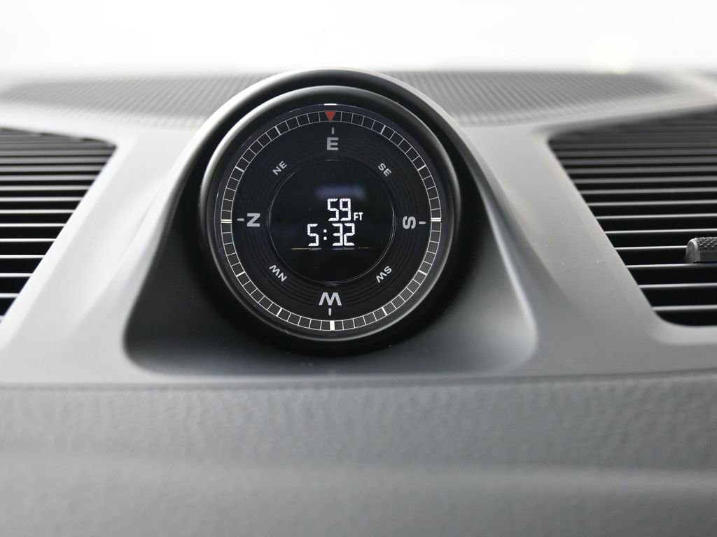 Used 2025 Porsche Cayenne image 22