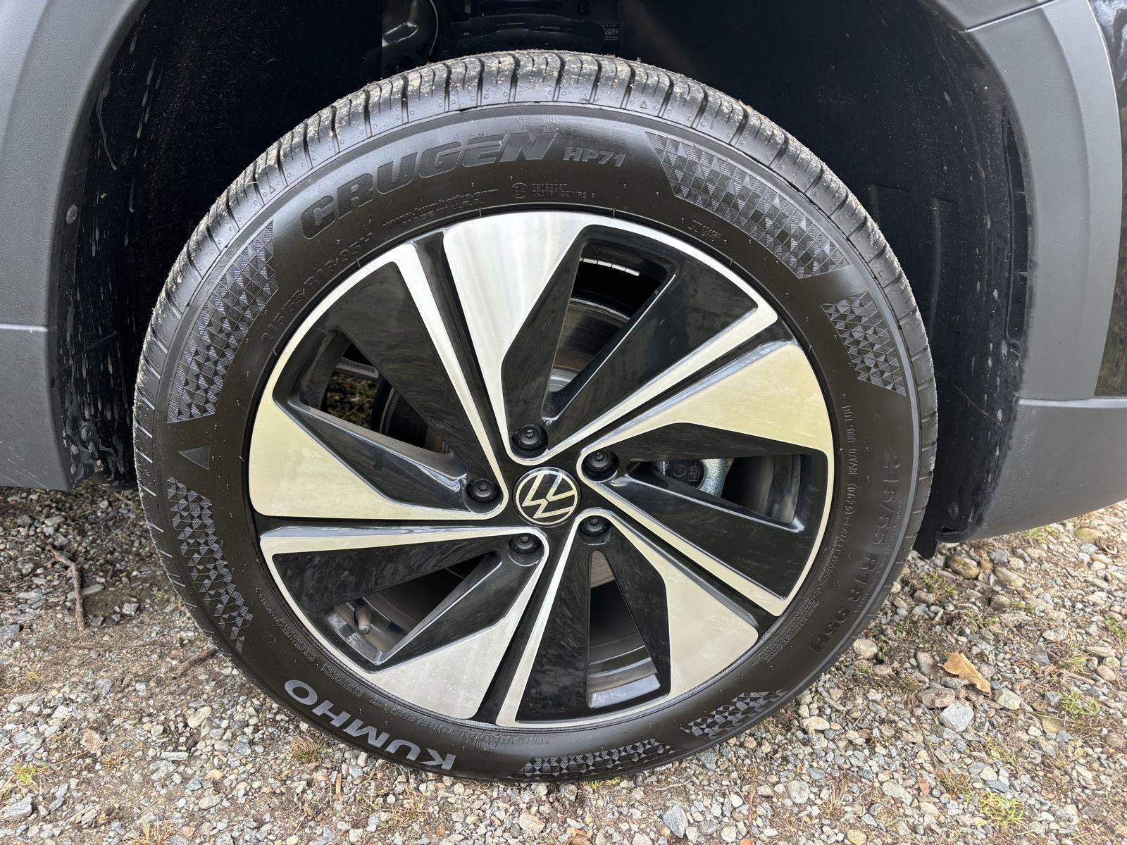 Used 2025 Volkswagen Taos SE w/ Panoramic Sunroof Package image 23