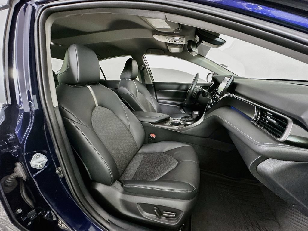 Used 2022 Toyota Camry XSE FWD image 29