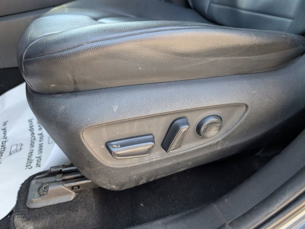 Used 2020 Toyota Highlander XLE image 11