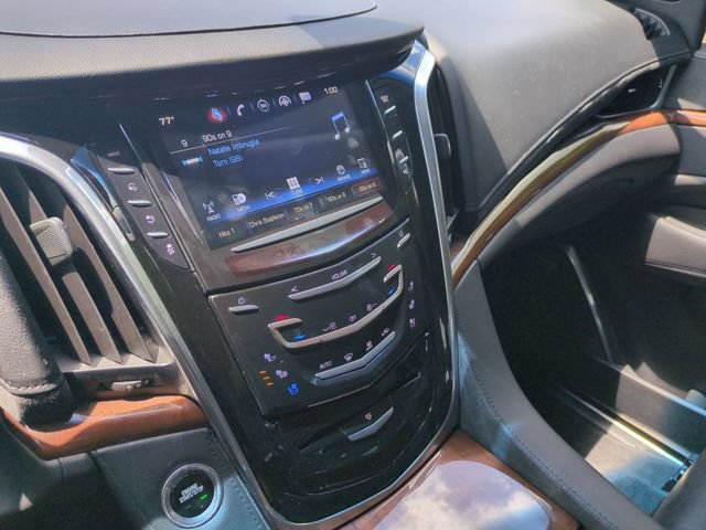Used 2020 Cadillac Escalade Luxury AWD/4WD image 11