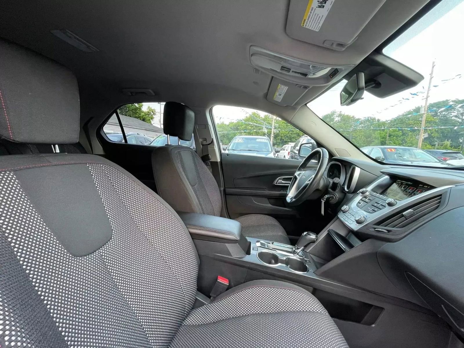 Used 2017 Chevrolet Equinox LT w/ Convenience Package image 60