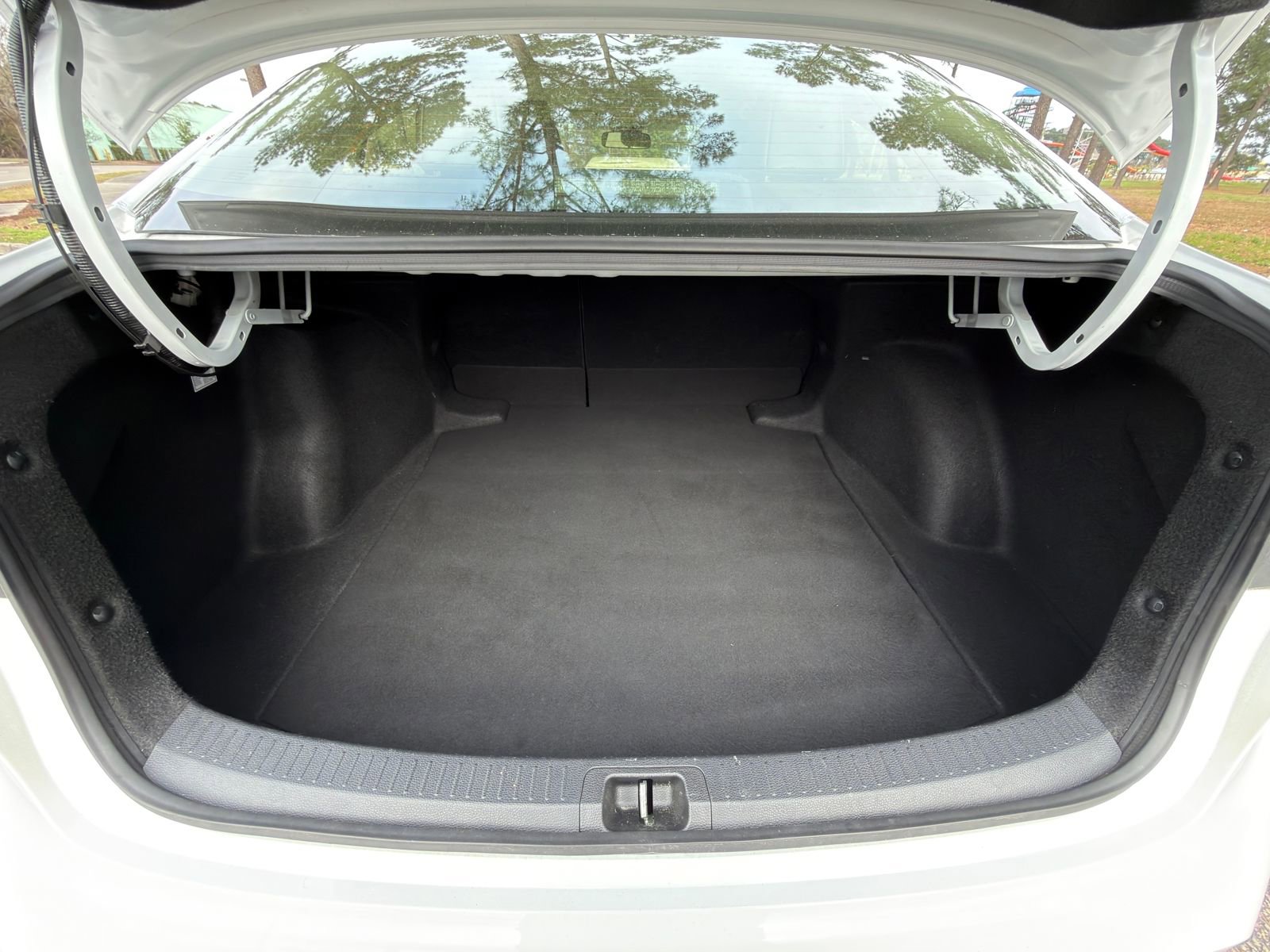 Used 2022 Toyota Corolla LE w/ Premium Interior Package image 15