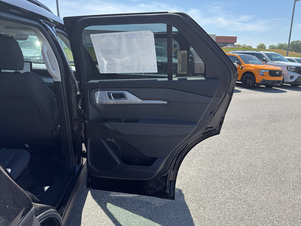New 2026 Ford Explorer Active RWD image 19