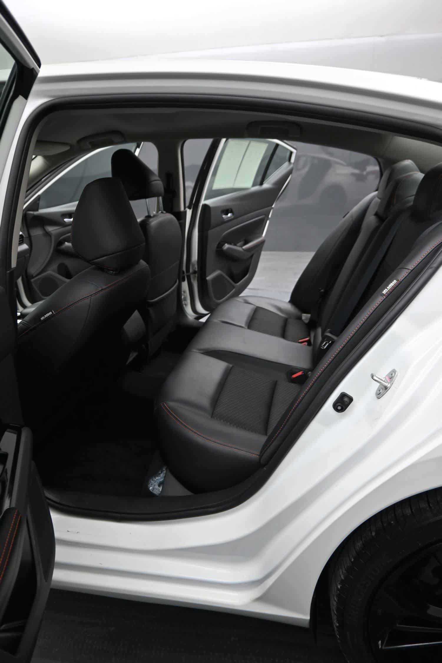 Used 2025 Nissan Altima 2.5 SR FWD image 17