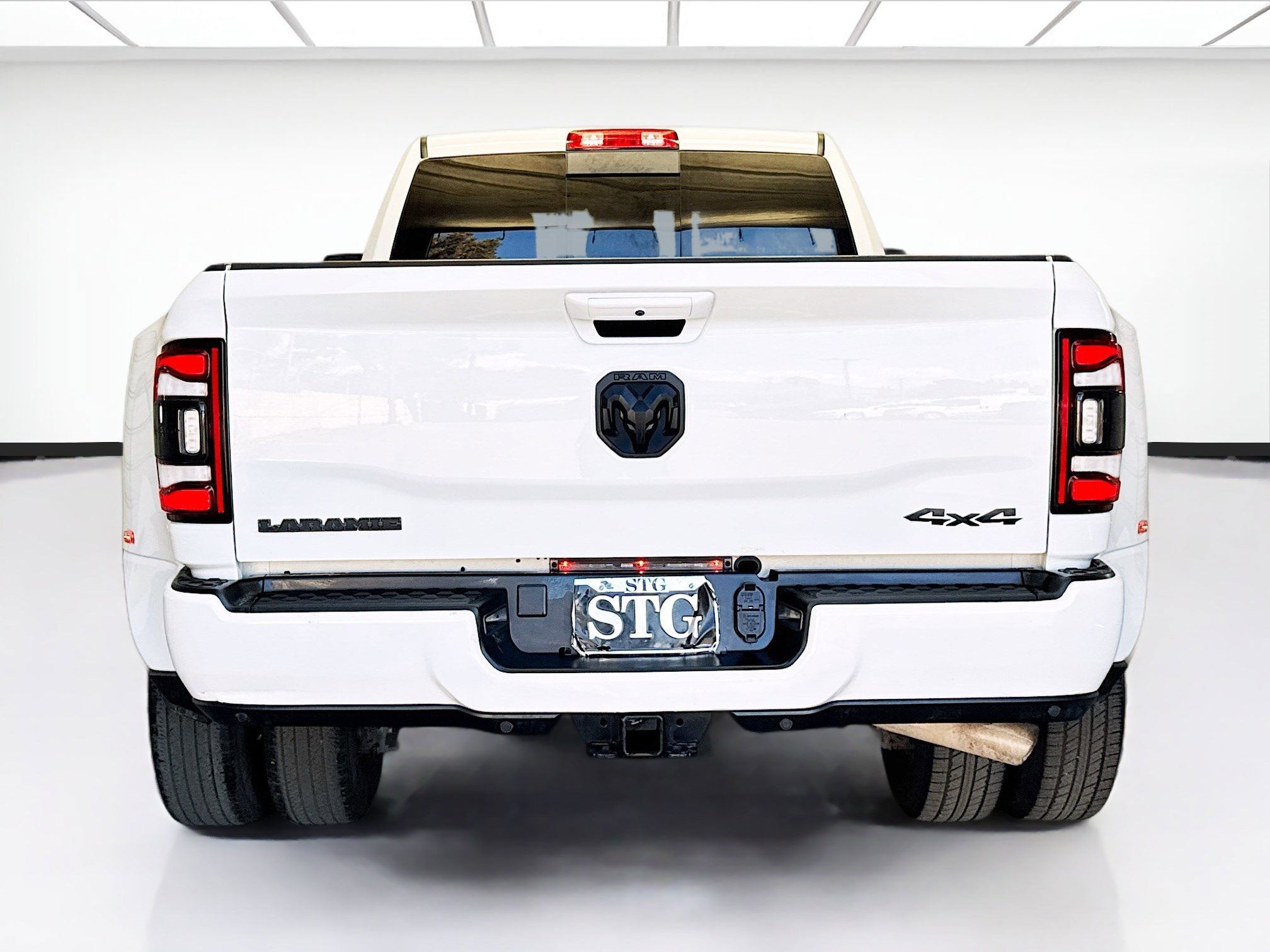 Used 2024 RAM 3500 Laramie w/ Night Edition image 5