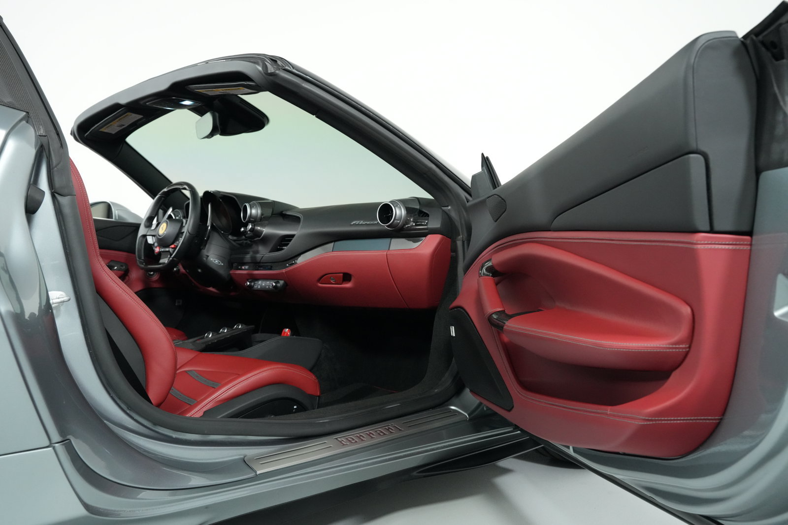Used 2021 Ferrari F8 Spider RWD image 42