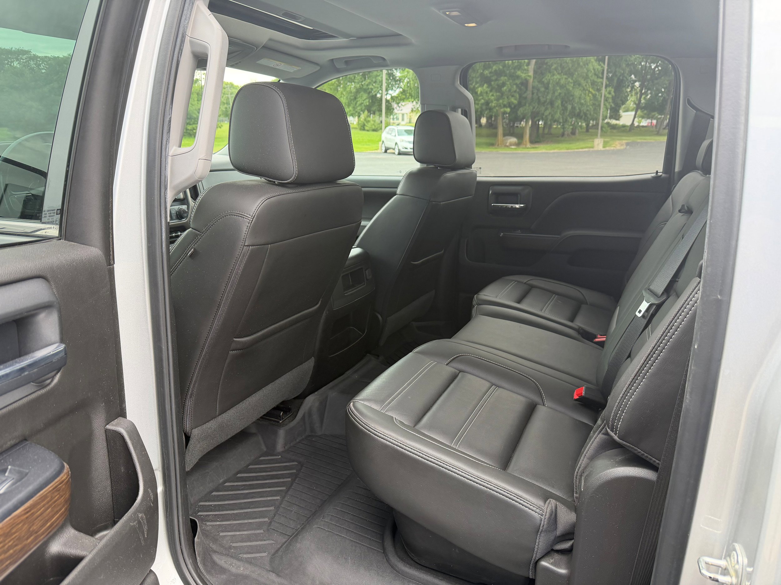 Used 2019 GMC Sierra 2500 Denali w/ Duramax Plus Package AWD/4WD image 23