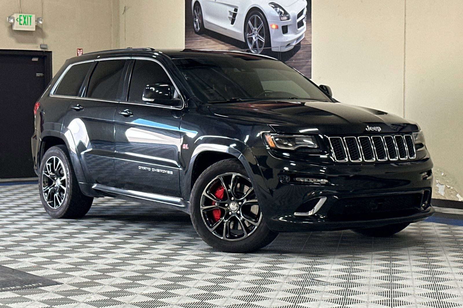 Used 2015 Jeep Grand Cherokee SRT w/ Trailer Tow Group IV image 2