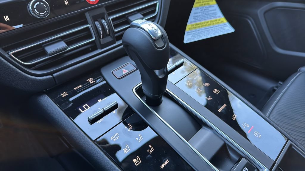 New 2026 Porsche Macan AWD/4WD image 14