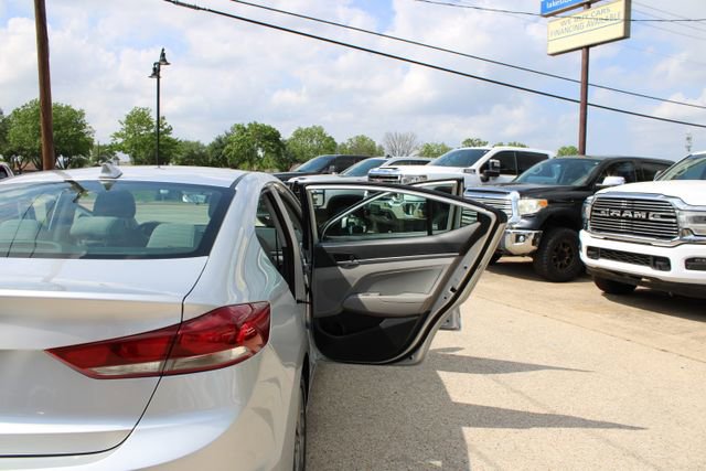 Used 2018 Hyundai Elantra SEL FWD image 43