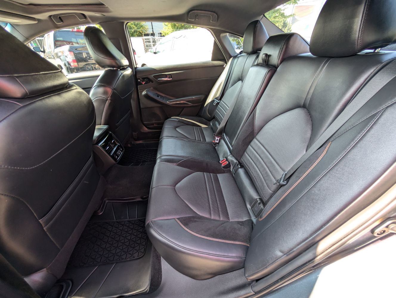 Used 2019 Toyota Avalon Touring FWD image 17