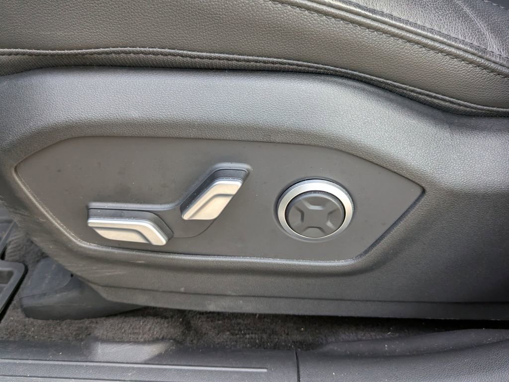 Used 2025 Hyundai Santa Fe Limited image 20