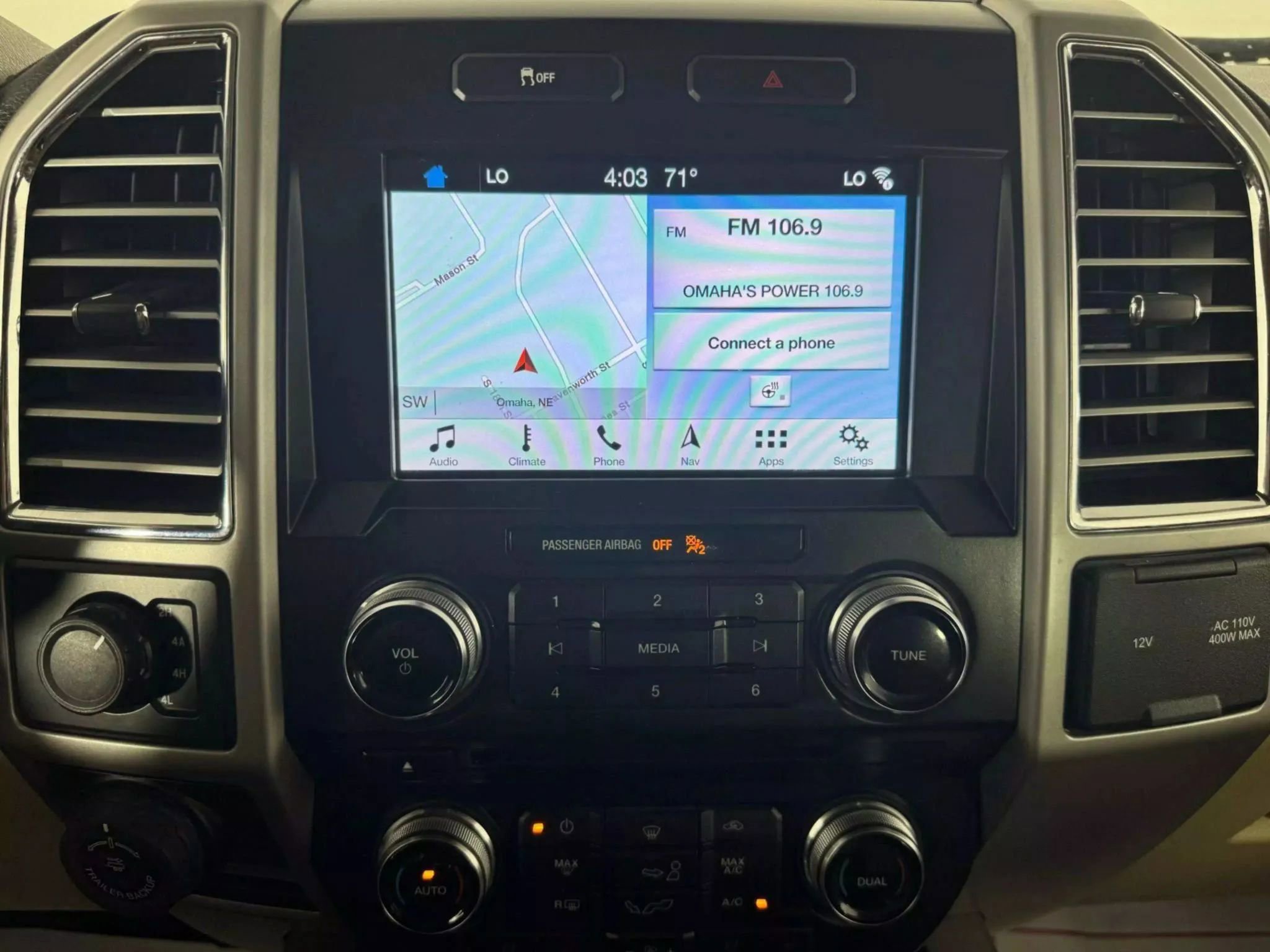 Used 2016 Ford F150 Lariat w/ Equipment Group 502A Luxury AWD/4WD image 21