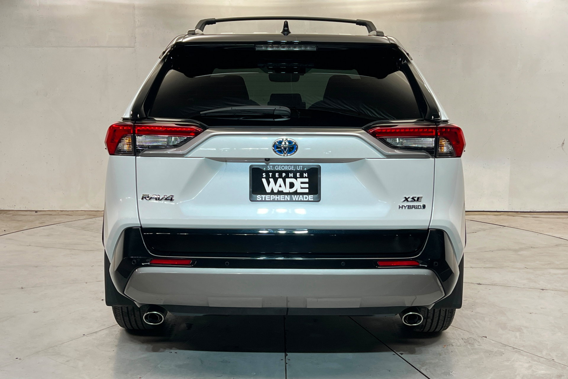 Used 2023 Toyota RAV4 XSE AWD/4WD image 4