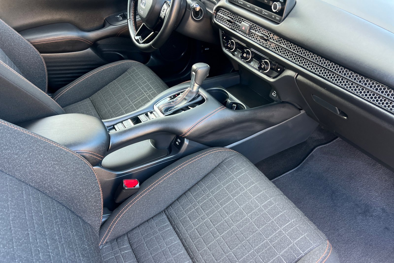 Used 2025 Honda HR-V Sport image 16