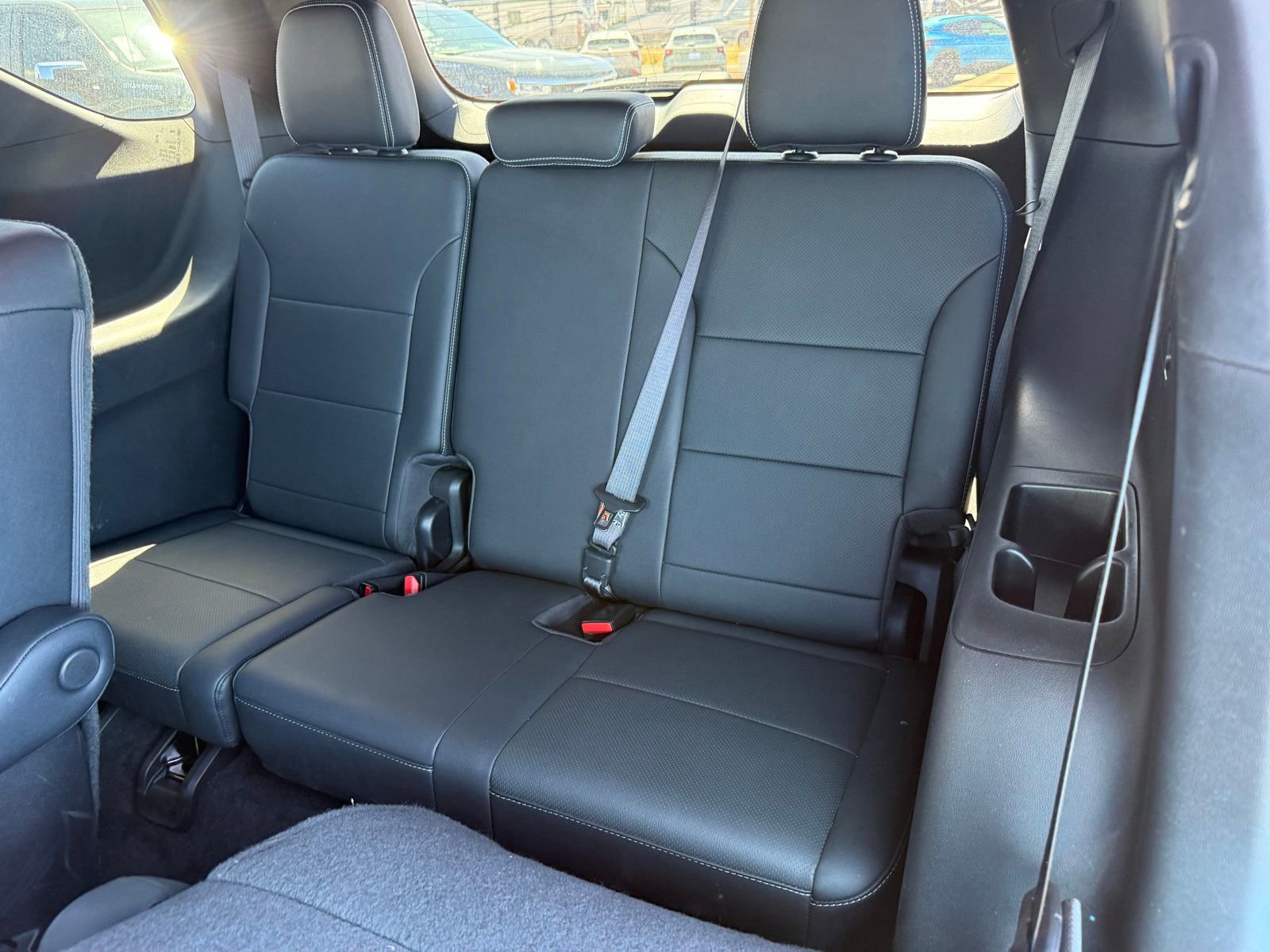 Used 2025 Chevrolet Traverse LT image 35