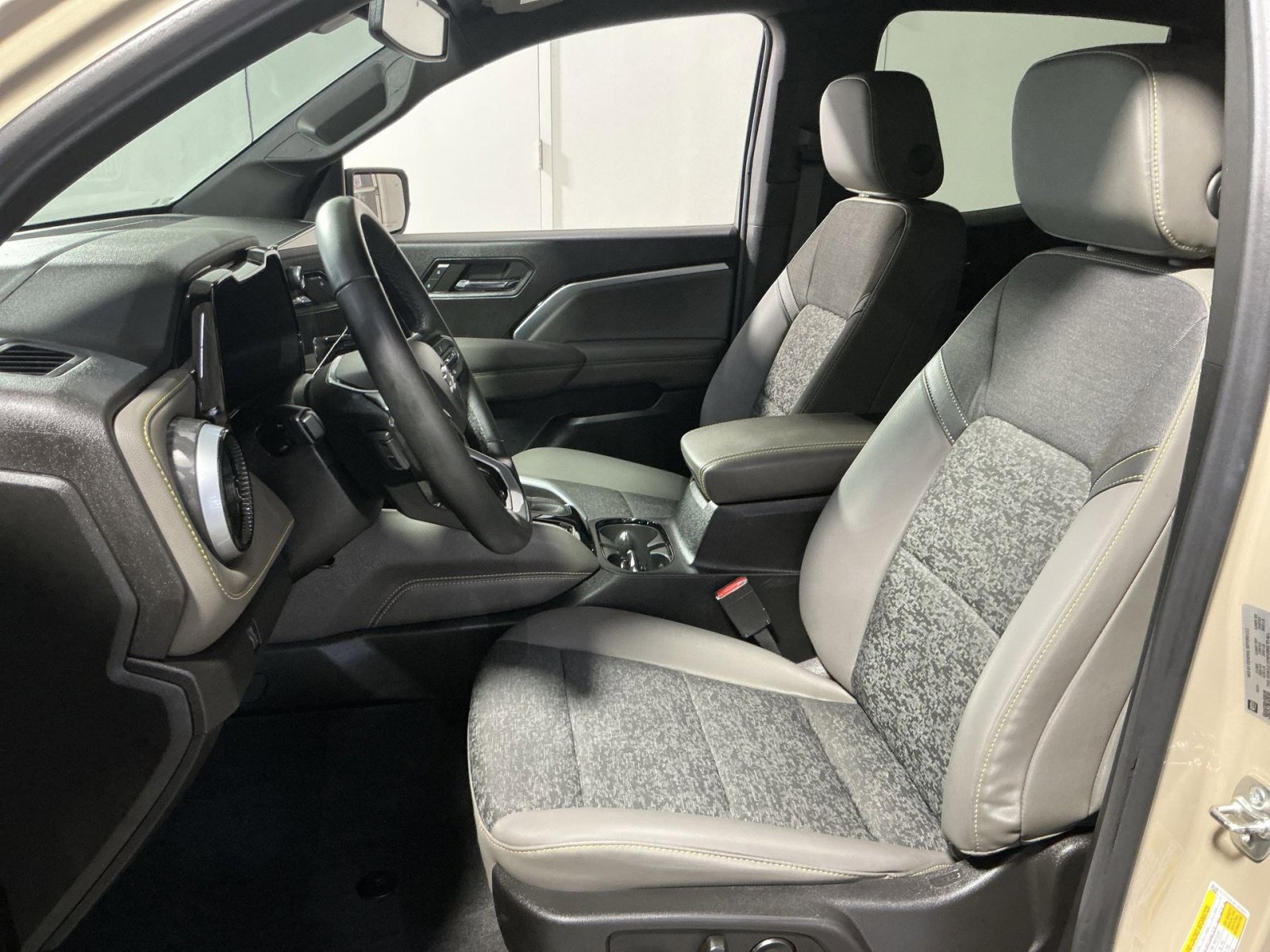 Used 2024 Chevrolet Colorado ZR2 w/ Technology Package image 21