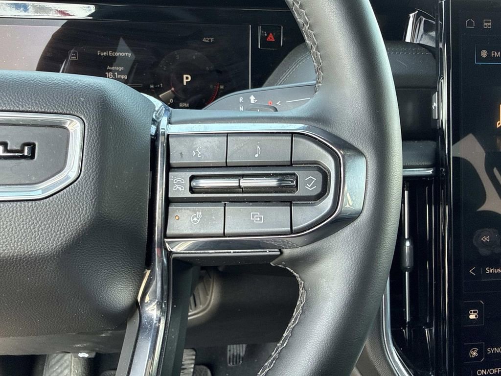 Used 2025 GMC Yukon Denali AWD/4WD image 16