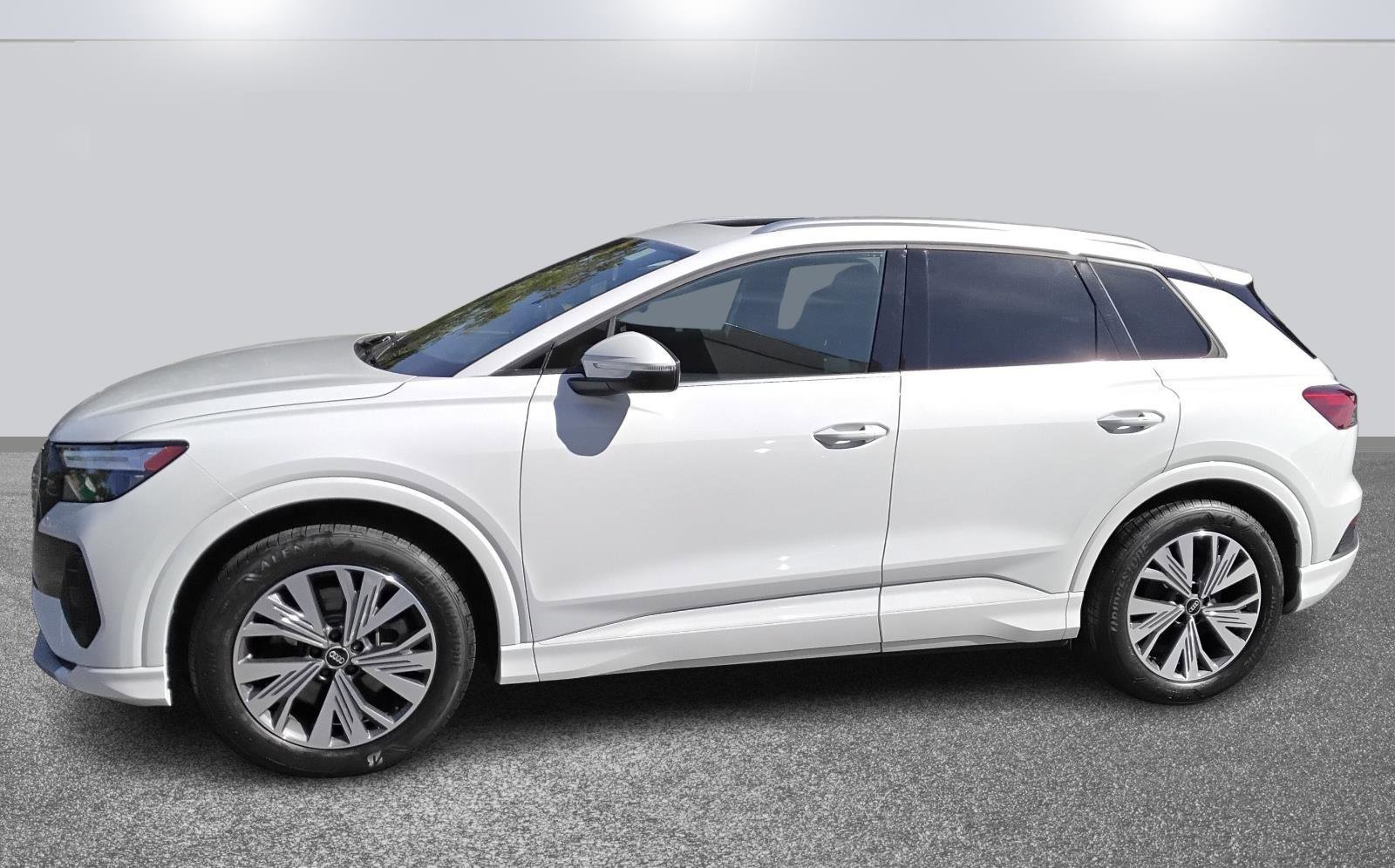 Certified 2023 Audi Q4 e-tron Premium w/ Convenience Package image 3