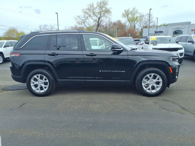 Certified 2023 Jeep Grand Cherokee Limited AWD/4WD image 8