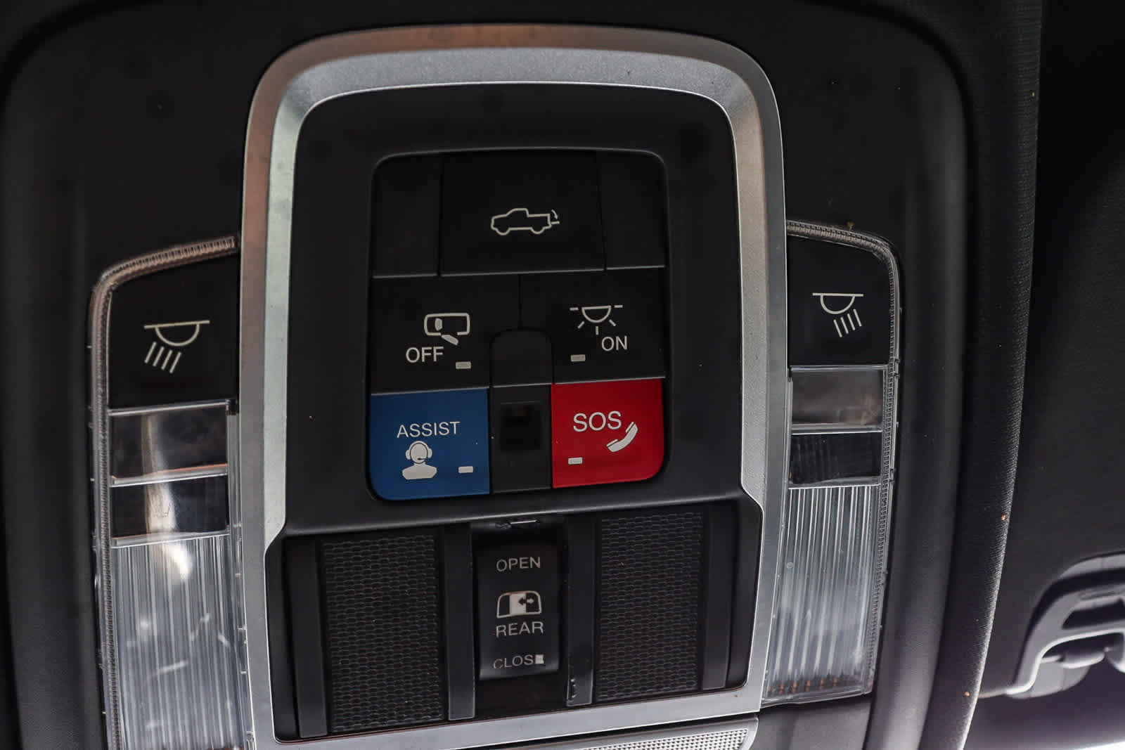 Used 2019 RAM 1500 Laramie RWD image 32