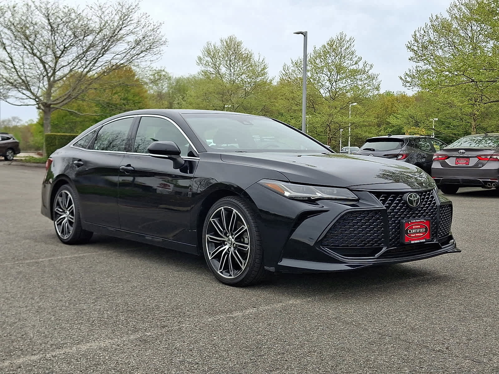 Certified 2019 Toyota Avalon Touring w/ All Weather Liner Package FWD image 4