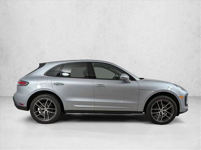 Certified 2025 Porsche Macan AWD/4WD image 9