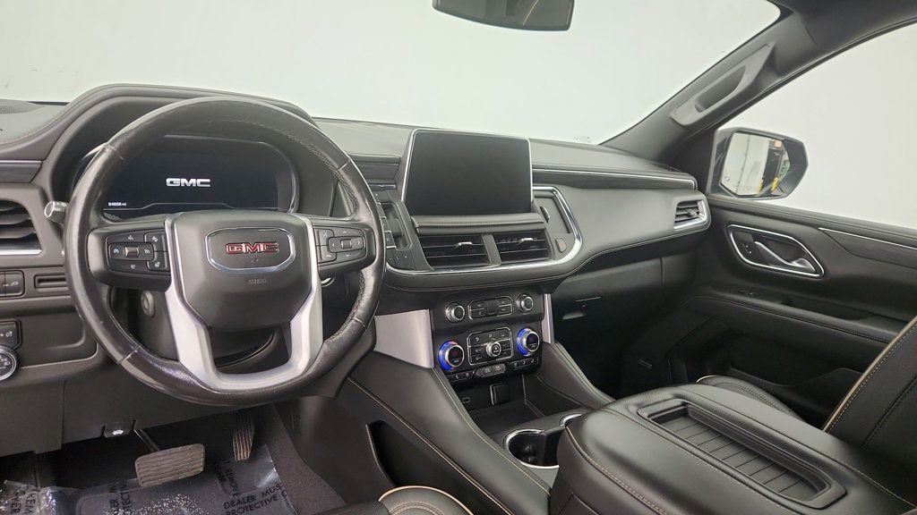 Used 2022 GMC Yukon XL SLT w/ SLT Premium Package image 12