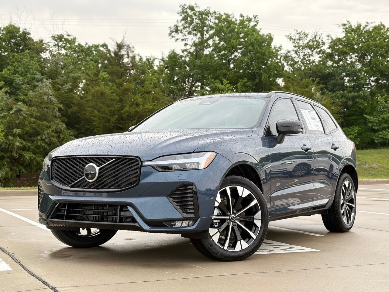 New 2026 Volvo XC60 B5 Plus w/ Protection Package Premier AWD/4WD image 2