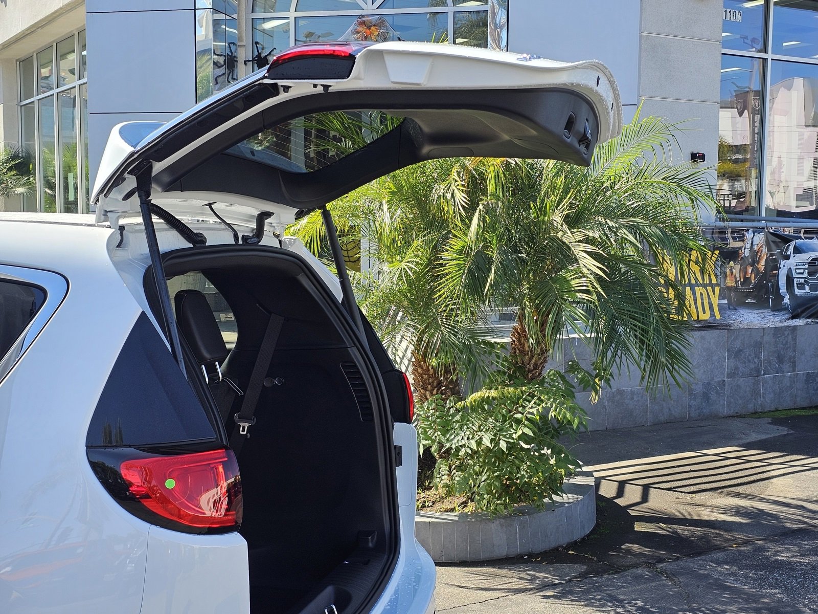 New 2026 Chrysler Voyager LX image 9