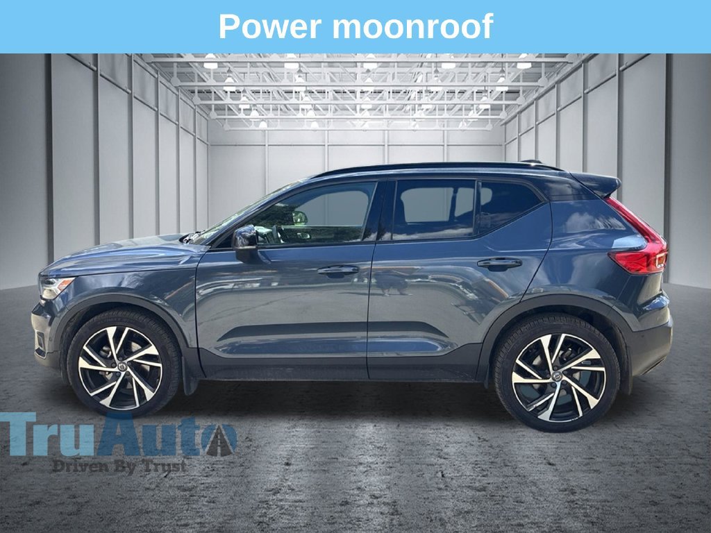 Used 2022 Volvo XC40 T5 R-Design w/ Advanced Package AWD/4WD image 4