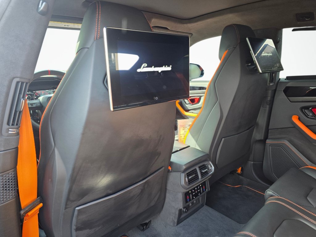 Used 2025 Lamborghini Urus SE AWD/4WD image 19