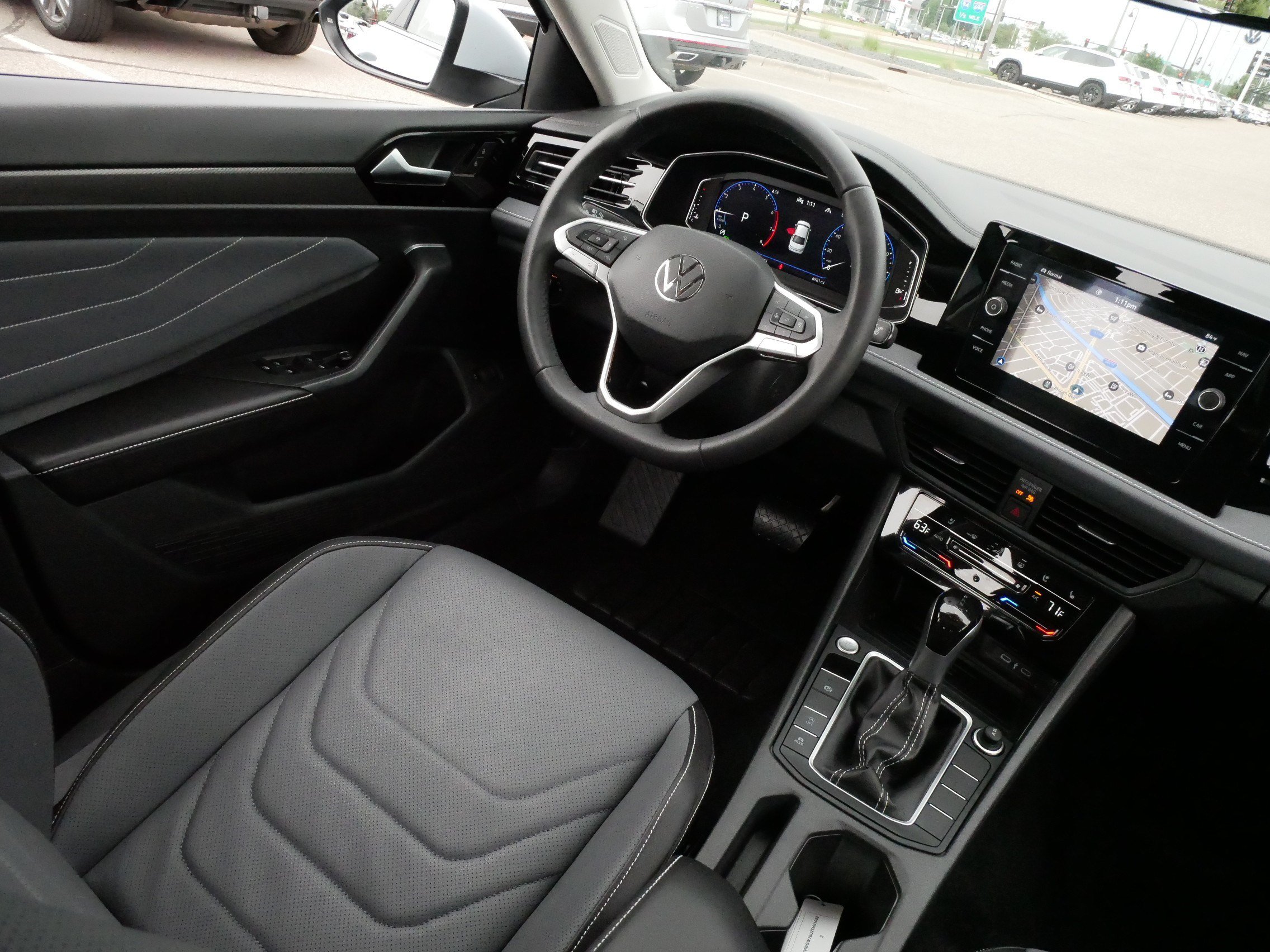 Used 2026 Volkswagen Jetta SEL FWD image 9