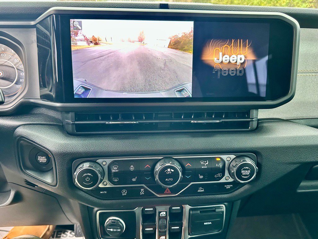 Used 2024 Jeep Gladiator Sport image 38