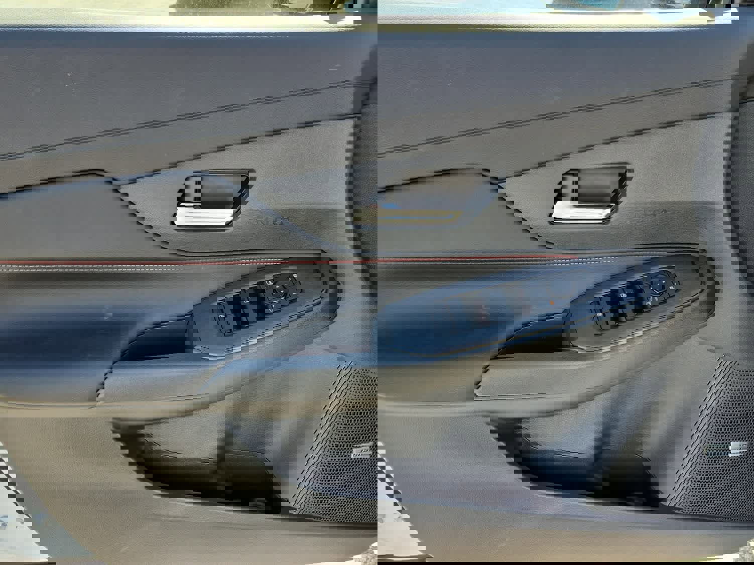 New 2026 Nissan Sentra SR w/ SR Premium Package FWD image 9