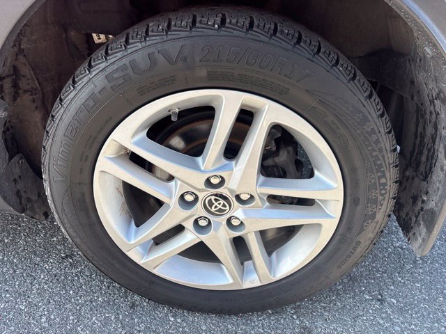 Used 2020 Toyota C-HR LE FWD image 16