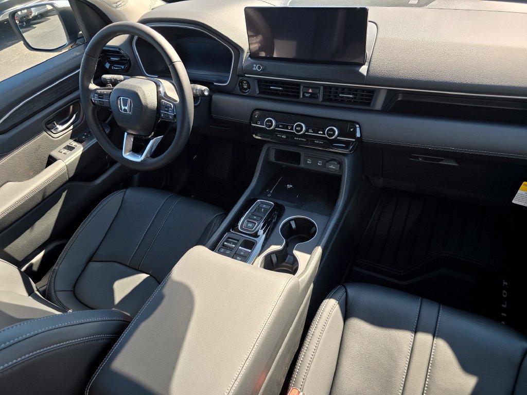 New 2026 Honda Pilot Touring image 15