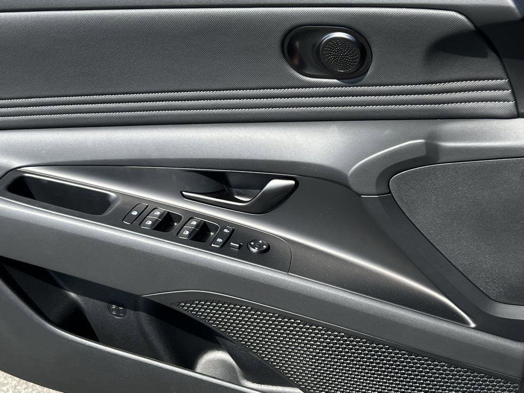 New 2025 Hyundai Elantra Sport w/ Cargo Package image 15