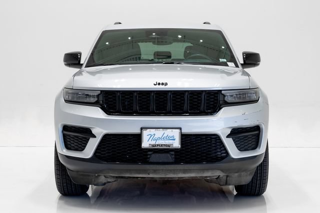 Certified 2024 Jeep Grand Cherokee Altitude AWD/4WD image 4